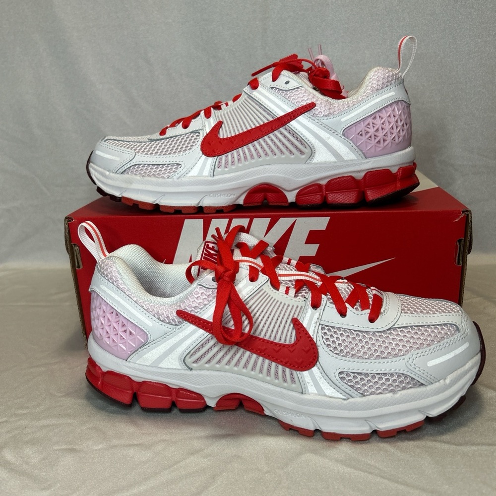 Nike Vomero 5 White Summit Red and White Athletic Shoes 7y/8.5w